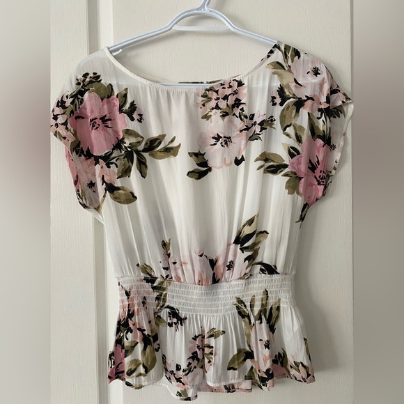 Women’s Dynamite Small T-Shirt - Picture 1 of 5